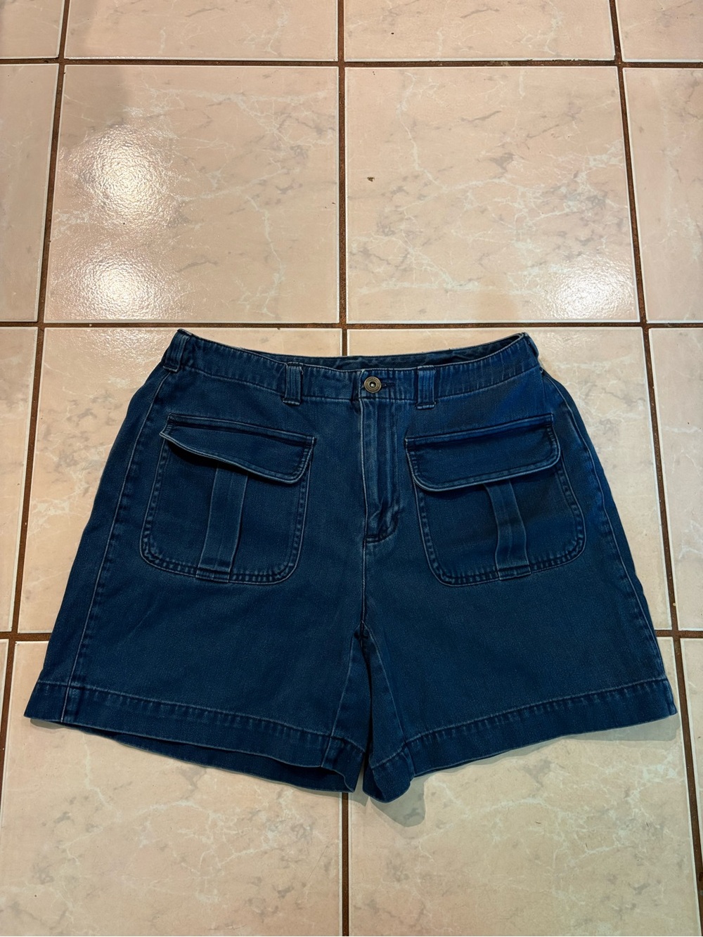 Vintage Liz Claiborne Women’s Dark Blue denim Pocket Shorts